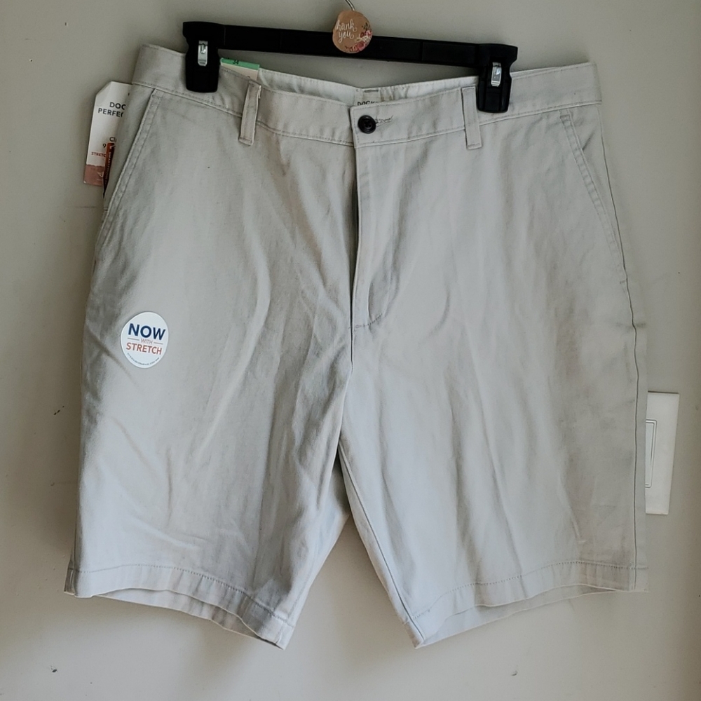 Dockers perfect Short 34x9.5 stretch NWT tan khaki